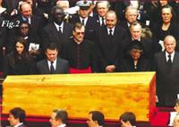 Capi di stato e dignitari davanti alla bara di Giovanni Paolo II